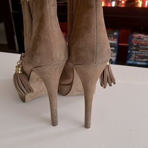 Gorgeous Bebe Camel/Taupe Beown Booties! Sky high & super cute! Sz 9